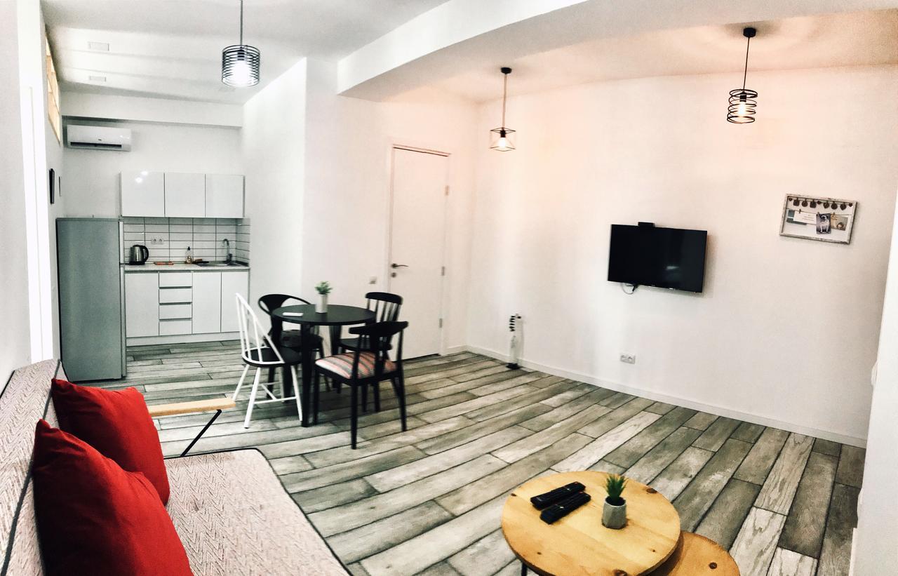 City Center Apartments By Happy Place Tbilisi Exterior photo
